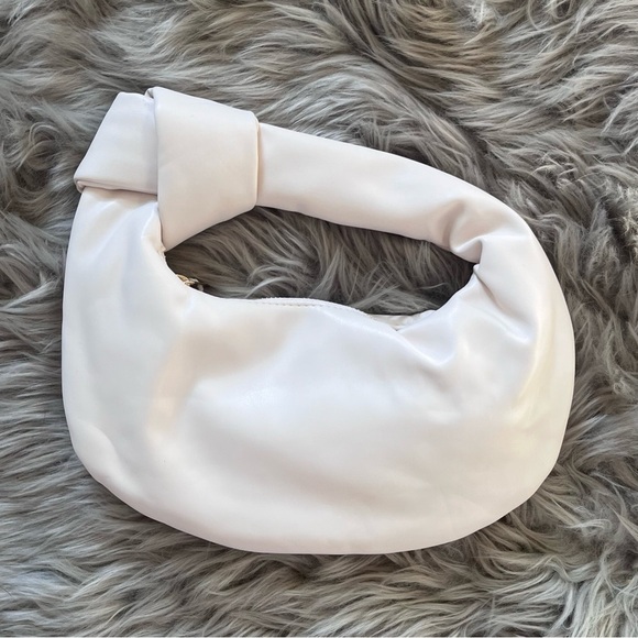 NWT Melie Bianco Cream Alexandra Vegan Top Knot Handle Bag with Gold Hardware - Picture 4 of 7